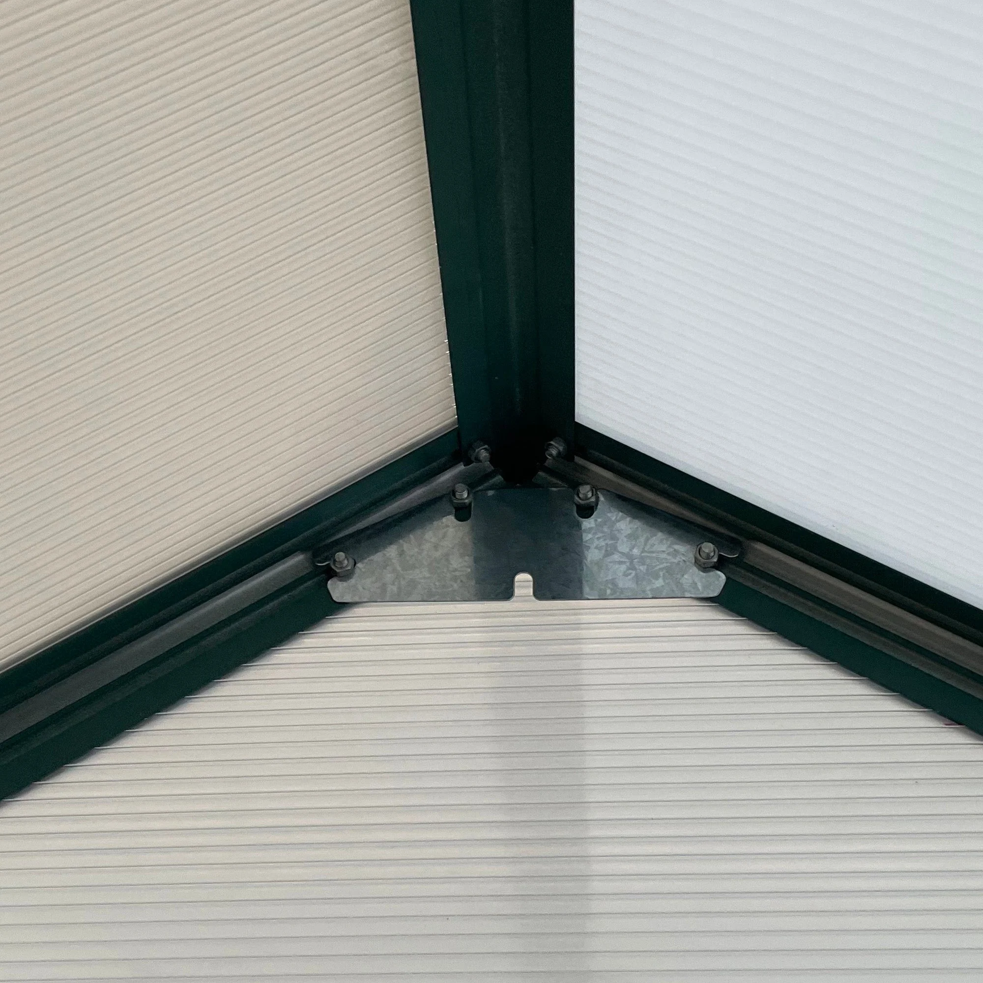 Aluminum Greenhouse Polycarbonate Walk-in Garden Greenhouse Kit with Adjustable Roof Vent - Image 7