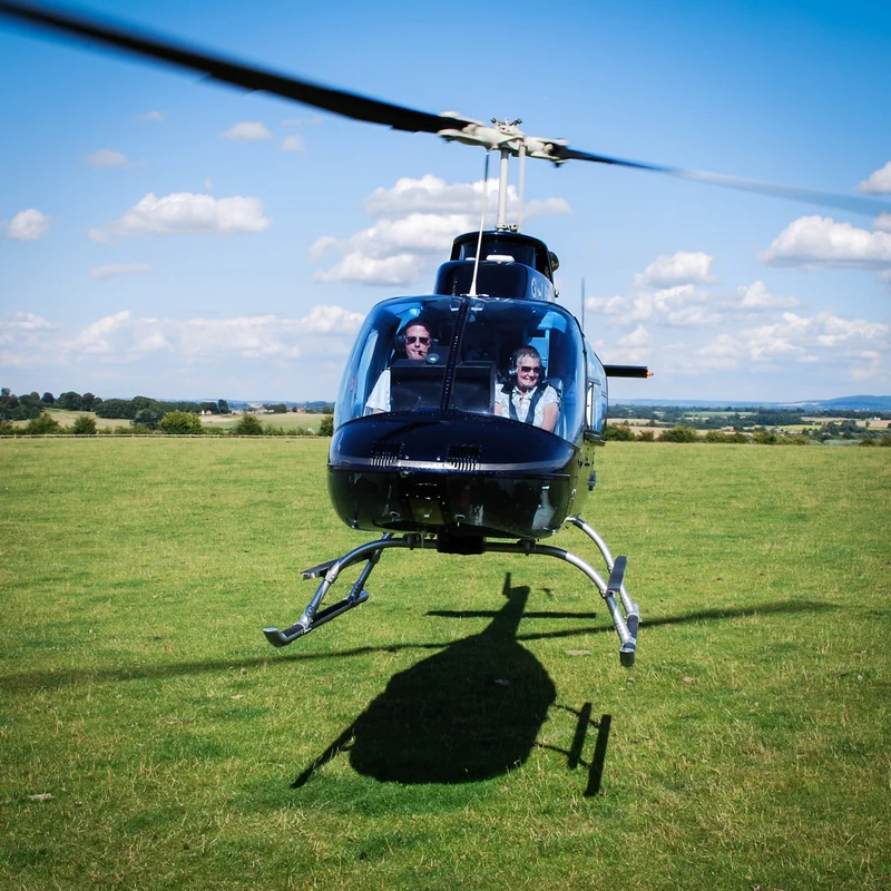 Deluxe Helicopter Flight  - Gift Experience - Image 2