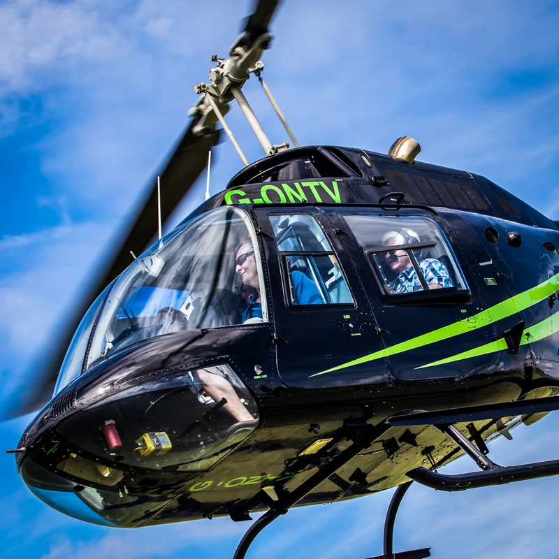 Deluxe Helicopter Flight  - Gift Experience - Image 3