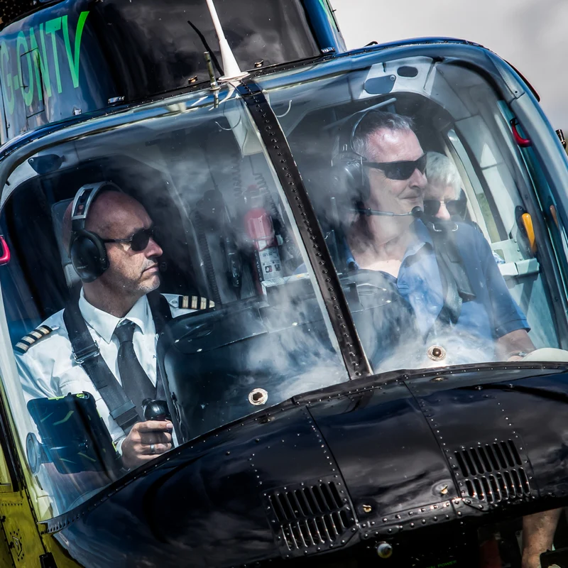 Deluxe Helicopter Flight  - Gift Experience - Image 5