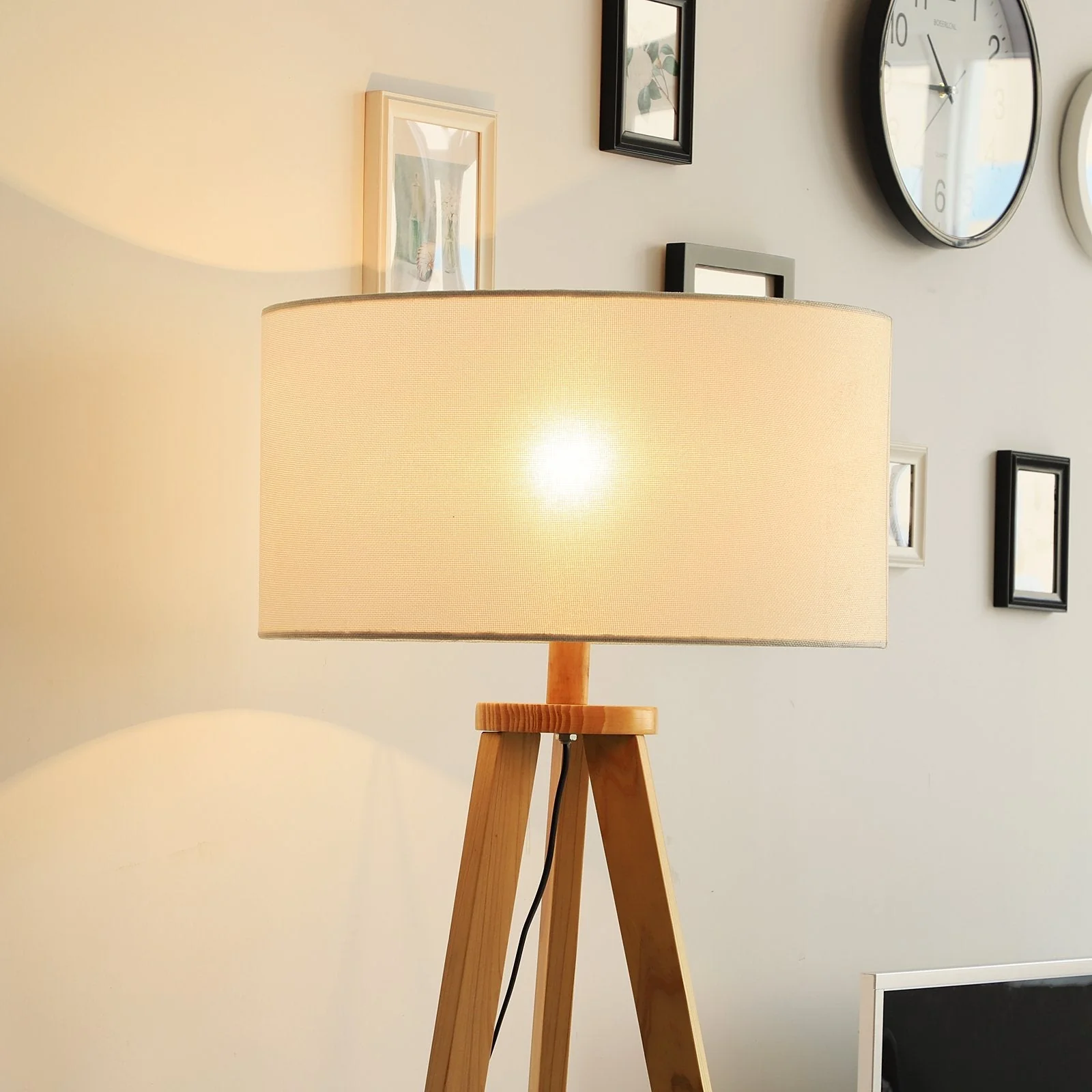 Homcom Free Standing Tripod Floor Lamp Bedside Light Reading Light With Storage Shelf Linen Shade For Living Room Bedroom - Image 7
