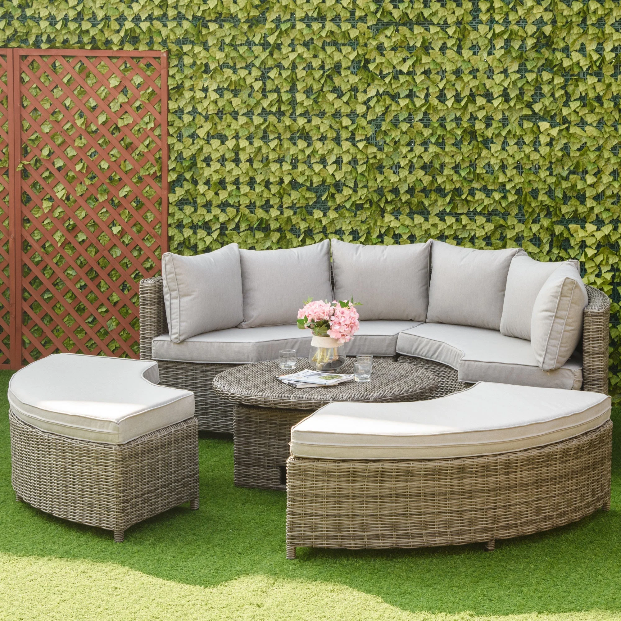 Outsunny 5 Pieces Outdoor PE Rattan Round Garden Daybed with Cushions - Image 2