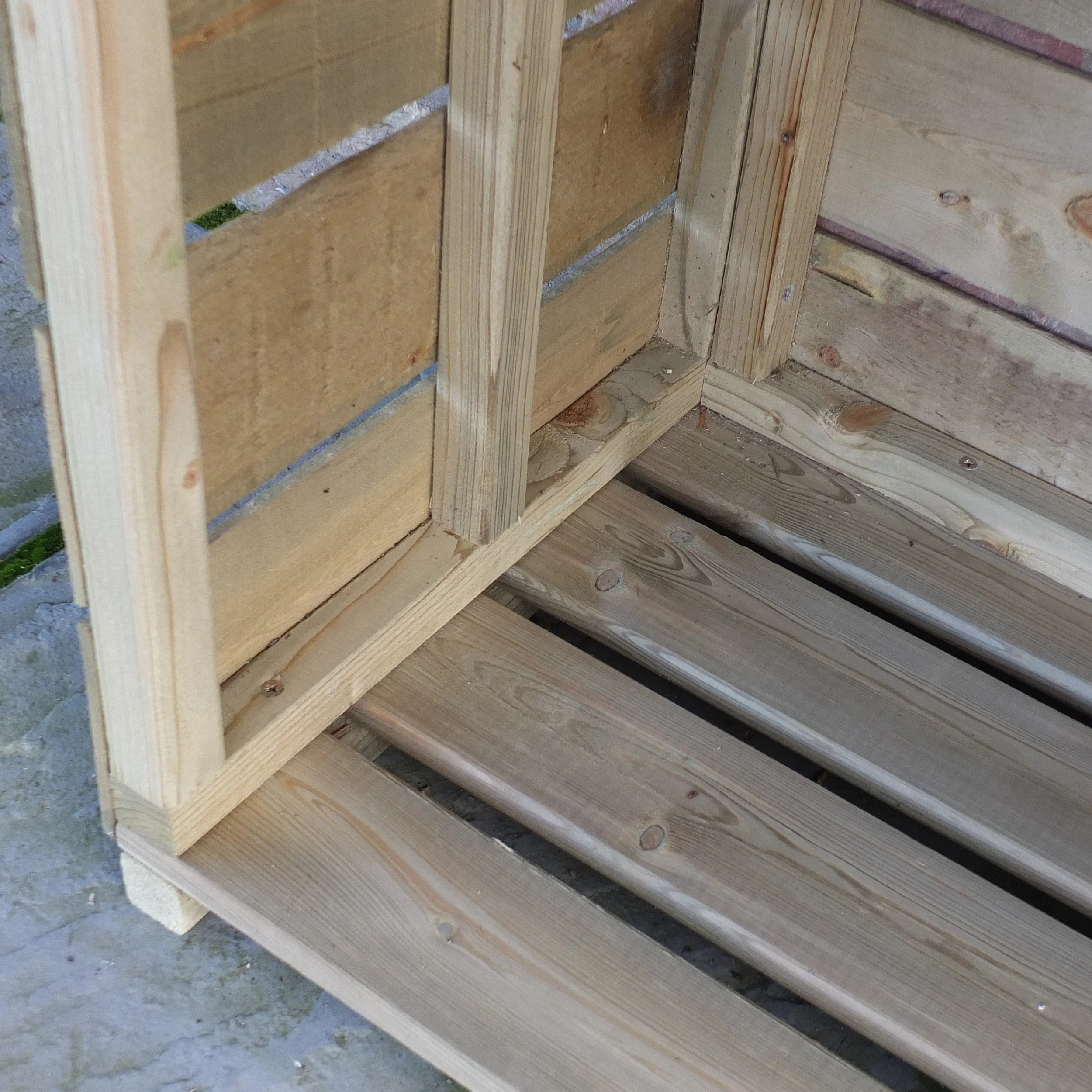 Tall Wall 1' 3" x 2' 10" Pent Log Store - Premium Pressure Treated Shiplap - Image 4