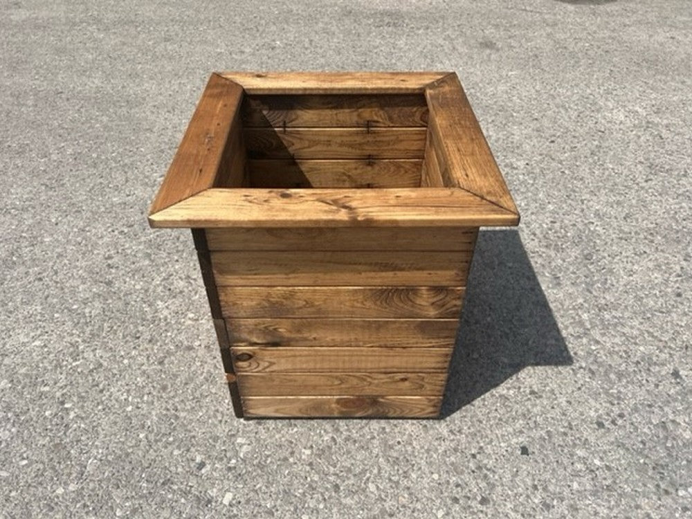 Windsor Garden Planter by Charles Taylor - Image 3