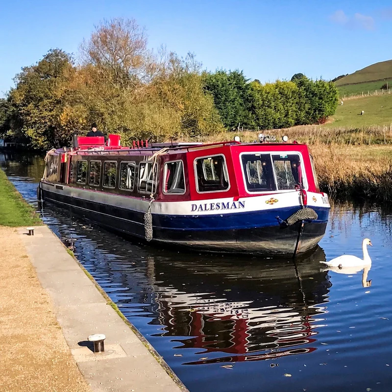 Yorkshire Afternoon Tea Cruise with Prosecco for Two - Gift Experience - Image 2