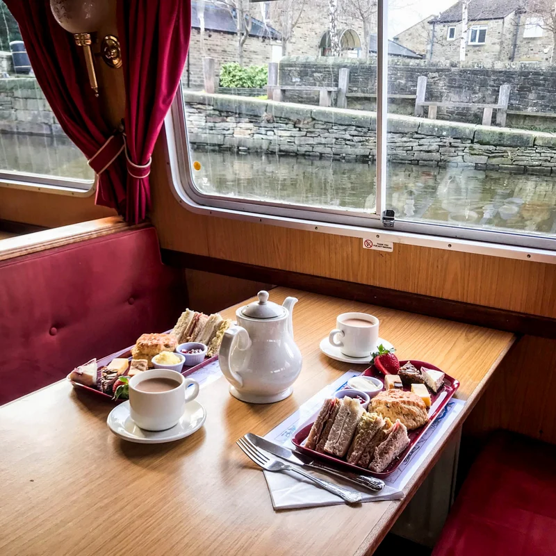 Yorkshire Afternoon Tea Cruise with Prosecco for Two - Gift Experience - Image 3